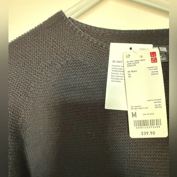 Uniqlo Women 3D Knit Crew Neck Sweater, Size: M, Color: Navy, NWT - Picture 3 of 3